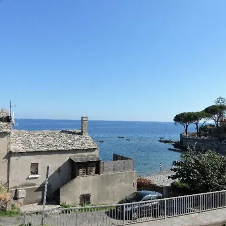 Hébergement de vacances Maison Les Pieds Dans L'eau